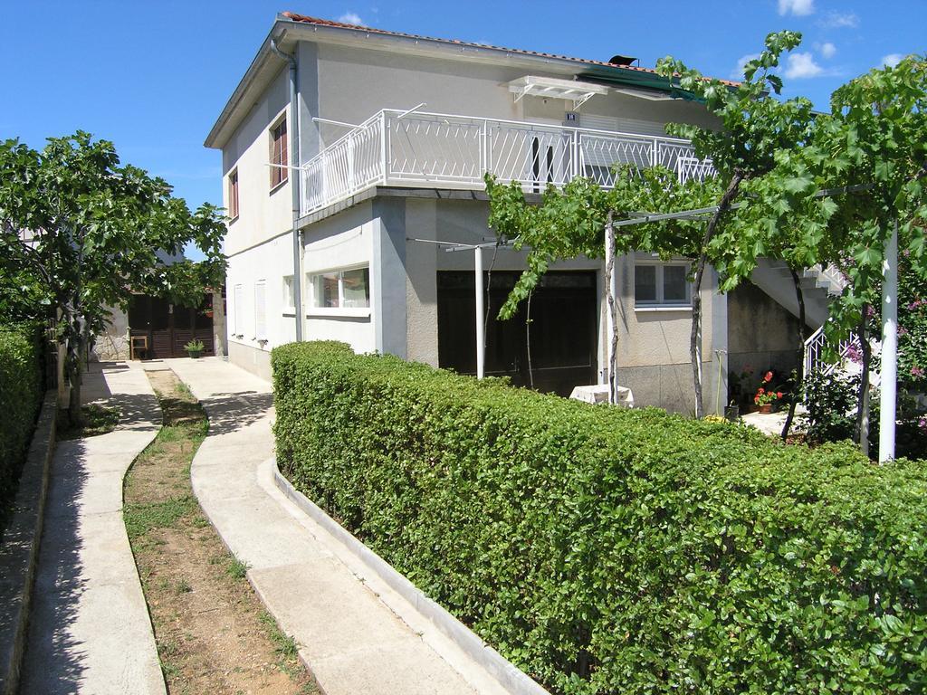 Apartman Vera Krk Town Buitenkant foto