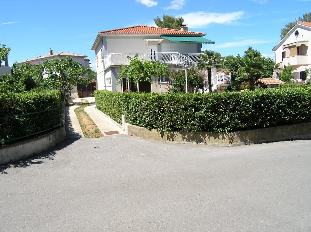Apartman Vera Krk Town Buitenkant foto
